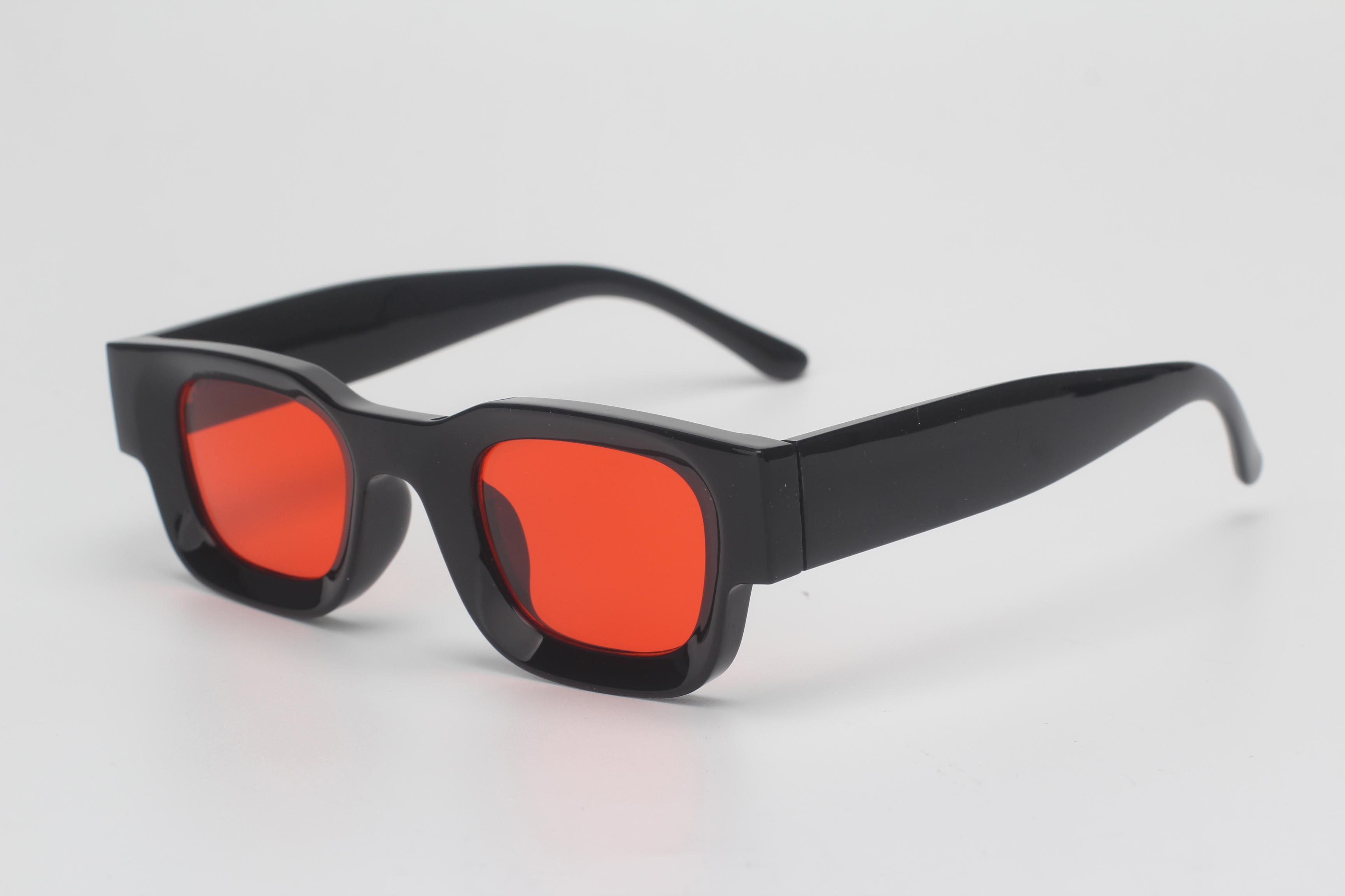 Tau Ceti Red Lenses 1